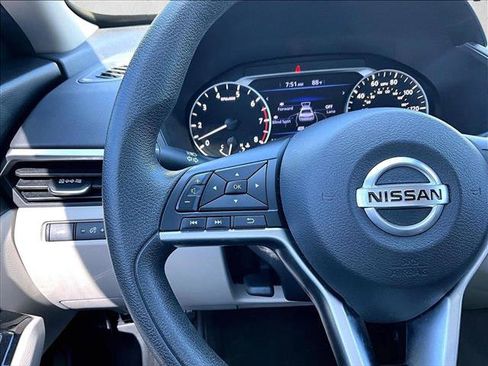 Used 2021 Nissan Altima 2.5 SV FWD image 18