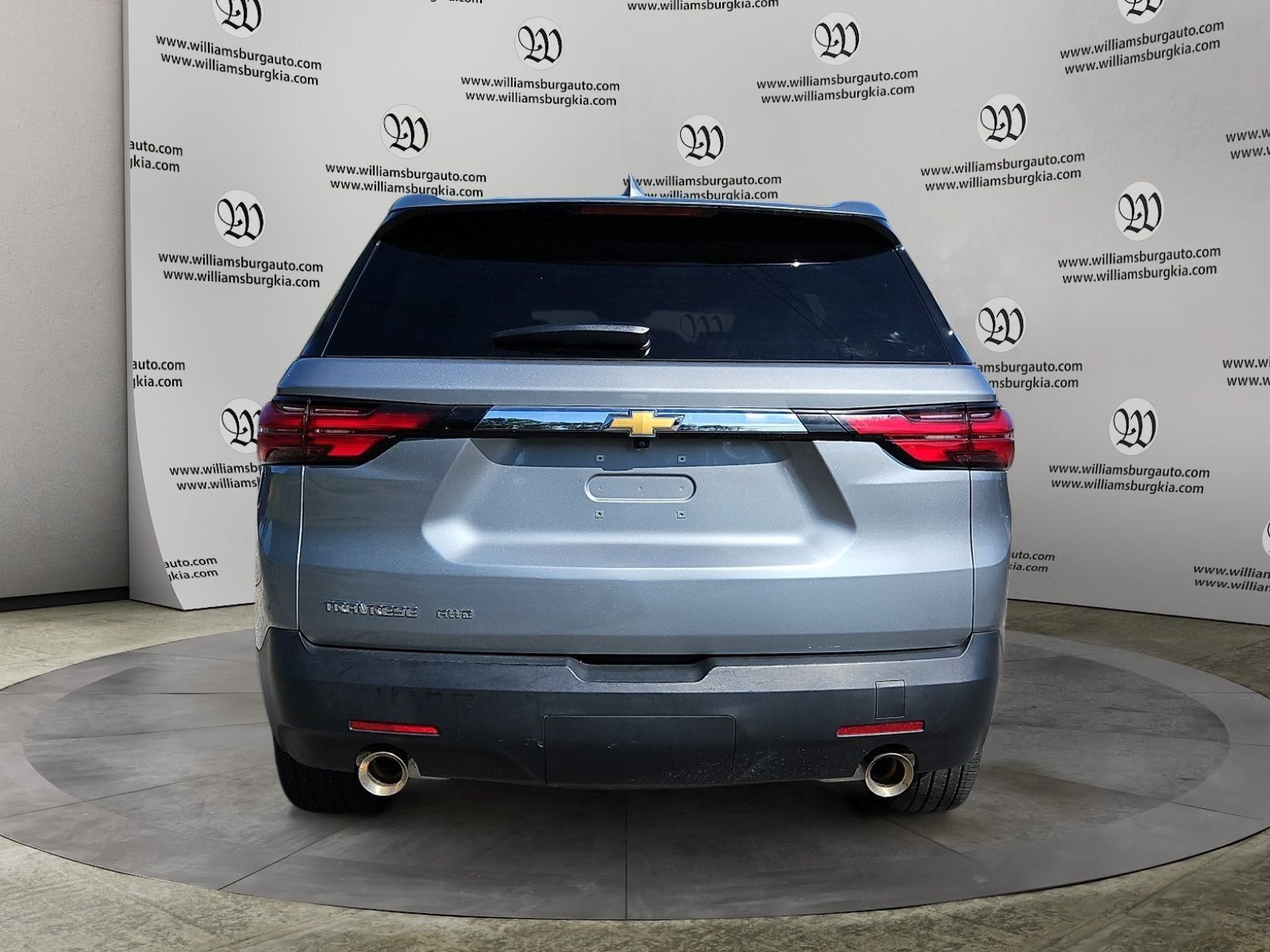 Used 2023 Chevrolet Traverse LS w/ Safety Package AWD/4WD image 4