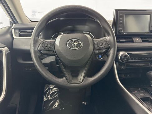 Certified 2022 Toyota RAV4 XLE image 28