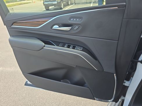 Certified 2023 Cadillac Escalade Premium Luxury w/ Performance Package AWD/4WD image 28