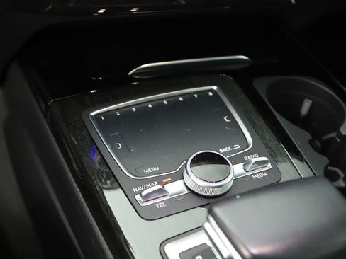 Used 2019 Audi Q7 3.0T Premium Plus AWD/4WD image 29