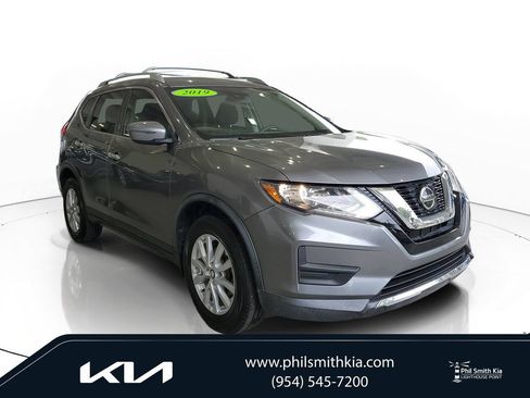 Used 2019 Nissan Rogue SV FWD image 1