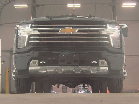 Used 2023 Chevrolet Silverado 3500 High Country image 10