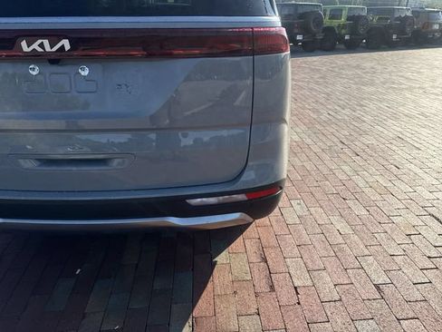 Used 2024 Kia Carnival SX FWD image 12