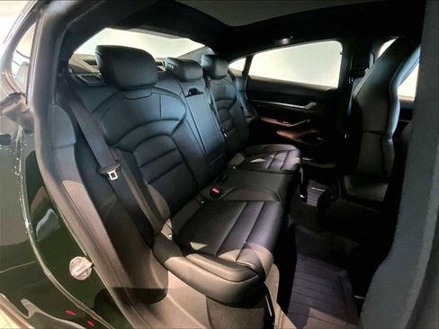 Used 2025 Porsche Taycan image 32