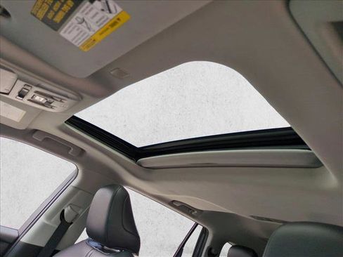 Certified 2020 Toyota Highlander XLE FWD image 15