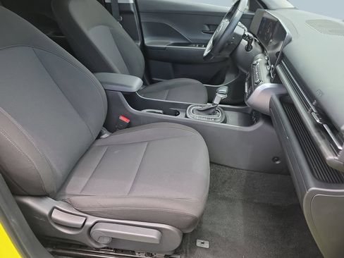 Used 2025 Hyundai Kona SEL FWD image 23