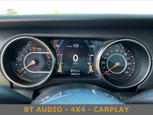 Used 2020 Jeep Gladiator Overland AWD/4WD image 14