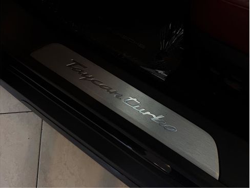 Used 2020 Porsche Taycan AWD/4WD image 27