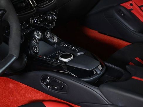 Used 2023 Aston Martin V8 Vantage Coupe image 14