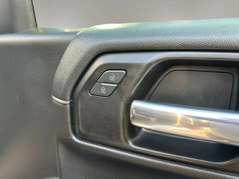 Used 2020 Chevrolet Silverado 1500 LT AWD/4WD image 23