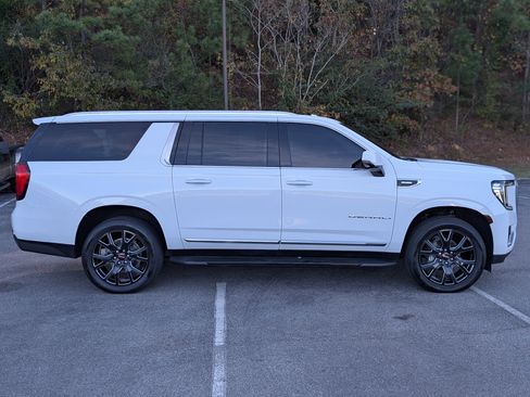 Used 2023 GMC Yukon XL Denali image 10