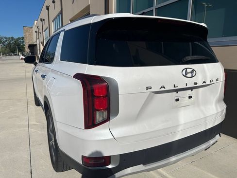 Used 2021 Hyundai Palisade SEL w/ Premium Package FWD image 3