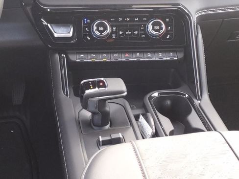 Used 2024 GMC Sierra 1500 AT4X image 7