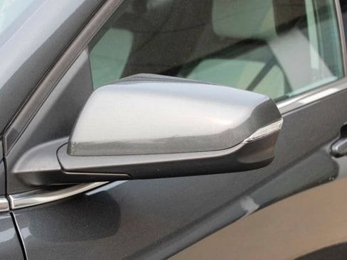 Used 2019 Chevrolet Equinox LT FWD image 11