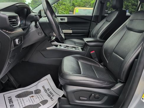Certified 2023 Ford Explorer Limited w/ Equipment Group 301A image 8