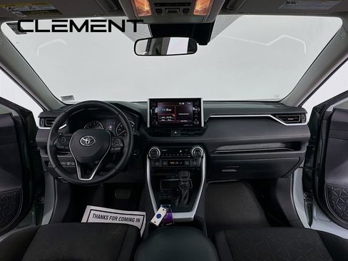 Used 2021 Toyota RAV4 XLE w/ Convenience Package image 12
