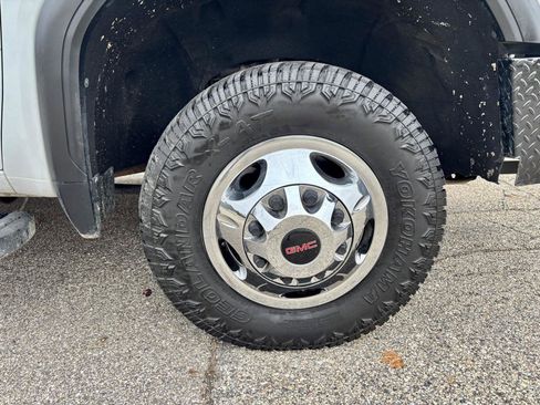 Used 2022 GMC Sierra 3500 SLE w/ SLE Convenience Package image 40