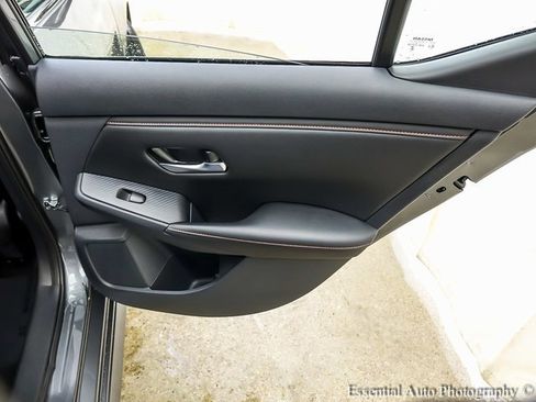 Used 2024 Nissan Sentra SR w/ SR Premium Package image 22