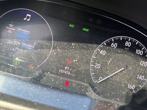 Used 2019 Honda Accord Touring image 3