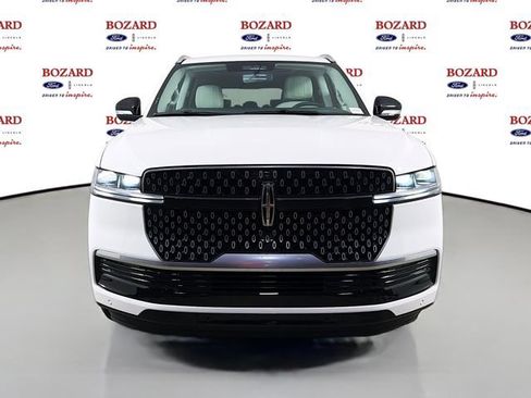 New 2026 Lincoln Navigator L Reserve AWD/4WD image 2