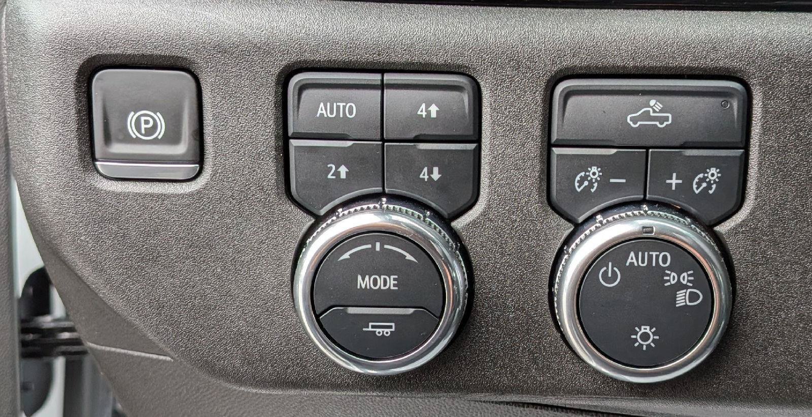 Used 2025 GMC Sierra 1500 SLE AWD/4WD image 14