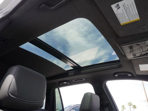 New 2025 Cadillac XT6 Sport w/ Platinum Package image 13