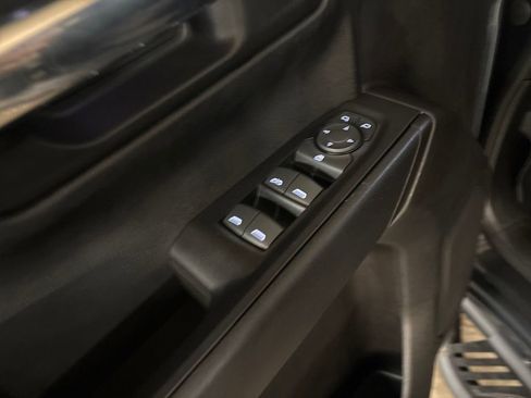 Used 2019 Chevrolet Silverado 1500 Custom Trail Boss AWD/4WD image 16