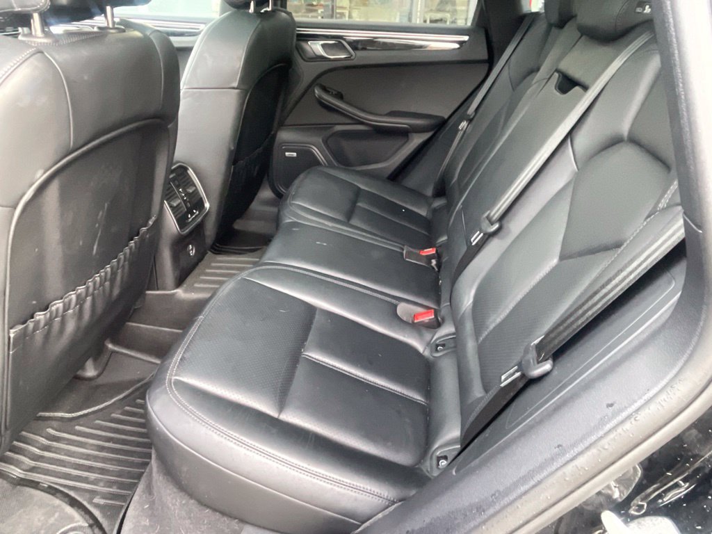 Used 2023 Porsche Macan AWD/4WD image 15