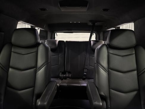 Used 2019 Cadillac Escalade ESV Platinum RWD image 11