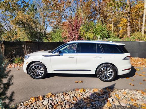 Certified 2023 Lincoln Aviator Grand Touring w/ Equipment Group 301A image 2