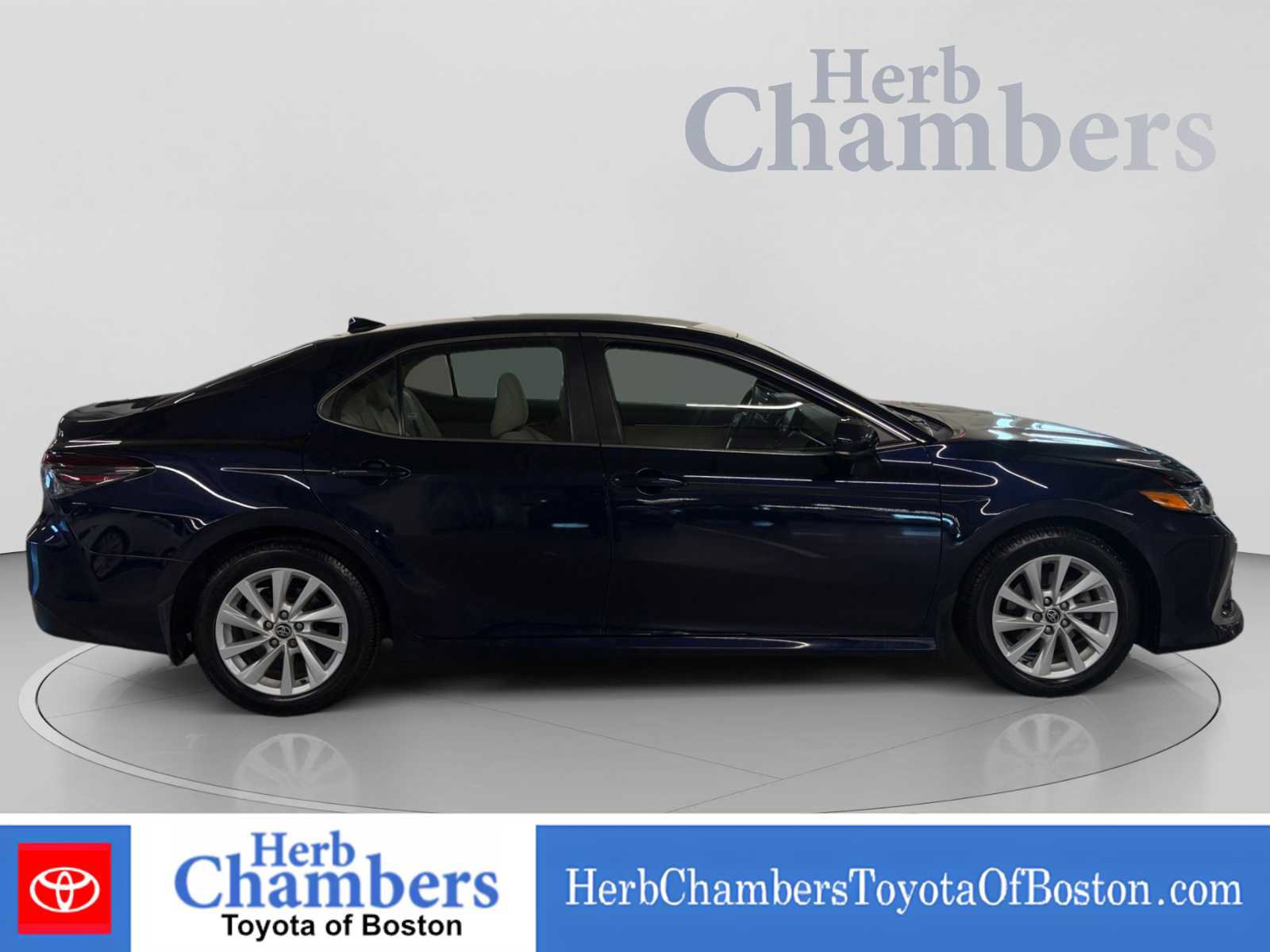 Used 2022 Toyota Camry LE FWD image 9