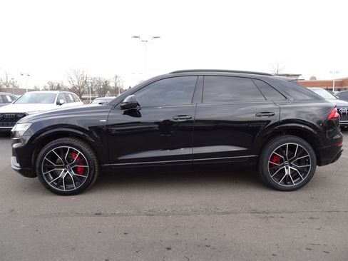 Used 2023 Audi Q8 Premium Plus w/ Premium Plus Package image 2