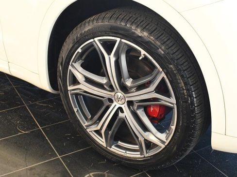 Used 2023 Maserati Levante GT AWD/4WD image 46
