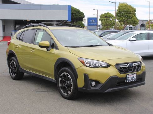Used 2021 Subaru Crosstrek 2.0i Premium w/ Moonroof Package AWD/4WD image 5