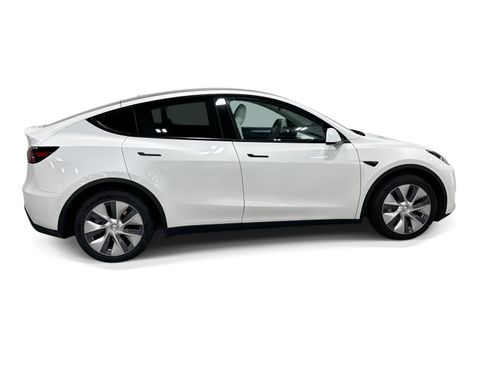 Certified 2023 Tesla Model Y Long Range AWD/4WD image 7