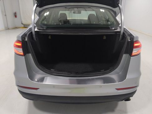 Used 2020 Ford Fusion SE image 29