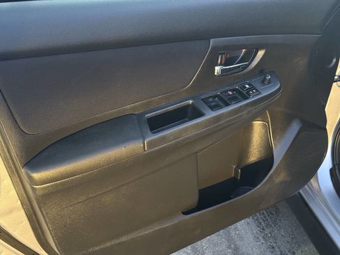 Used 2014 Subaru Crosstrek 2.0i Premium w/ Moonroof Package image 9