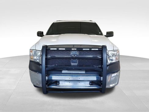 Used 2022 RAM 1500 4x4 Crew Cab Classic w/ Chrome Appearance Group image 3