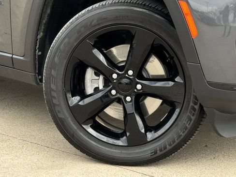 Used 2024 Jeep Grand Cherokee L Altitude image 38