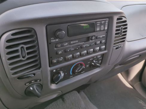 Used 2001 Ford F150 Lariat AWD/4WD image 19
