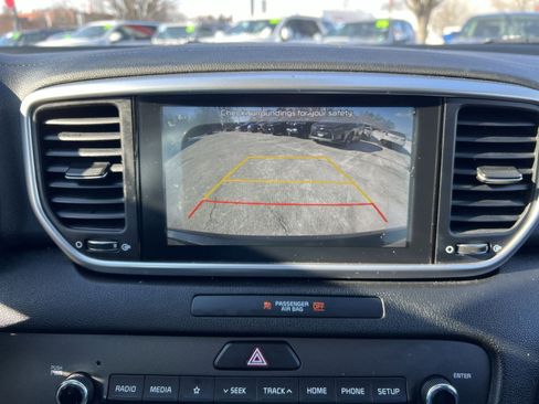 Used 2020 Kia Sportage LX image 18