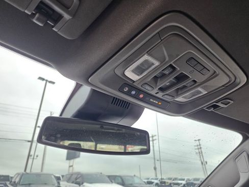 Used 2025 GMC Sierra 1500 SLT w/ SLT Premium Plus Package image 21