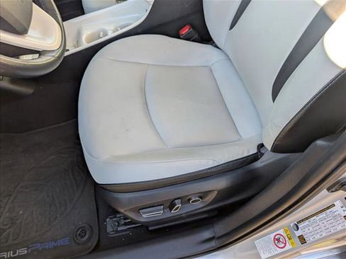 Used 2017 Toyota Prius Prime Advanced image 11