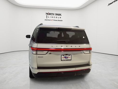 Used 2023 Lincoln Navigator Black Label AWD/4WD image 8