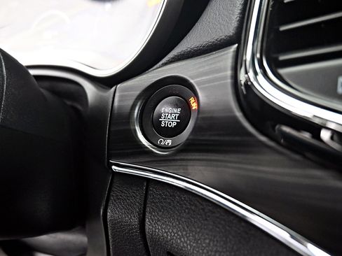 Used 2020 Jeep Grand Cherokee Limited w/ Luxury Group II image 9