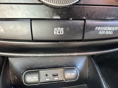 Used 2015 Kia Soul FWD image 23