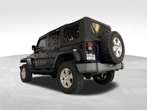Used 2007 Jeep Wrangler Unlimited Sahara w/ Trailer Tow Group AWD/4WD image 11