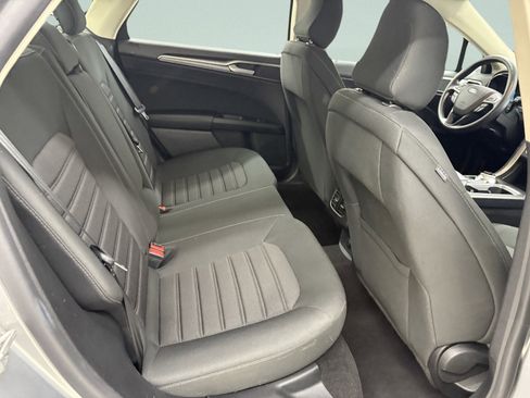 Used 2020 Ford Fusion SE image 20