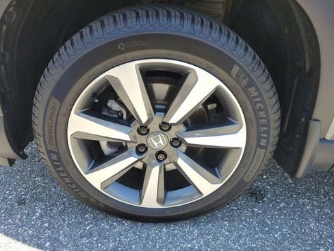 Used 2025 Honda Pilot Elite image 17